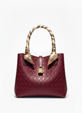 CARTERA DE PLASTICO VINOTINTO CON CANDADO DORADO