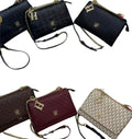 CARTERA BANDOLERA CAROLINA HERRERA CON MONOGRAMA Y CADENA