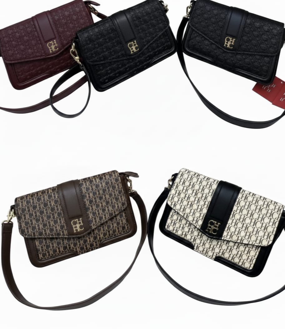 CARTERA CAROLINA HERRERA BANDOLERA CON SOLAPA Y MONOGRAMA