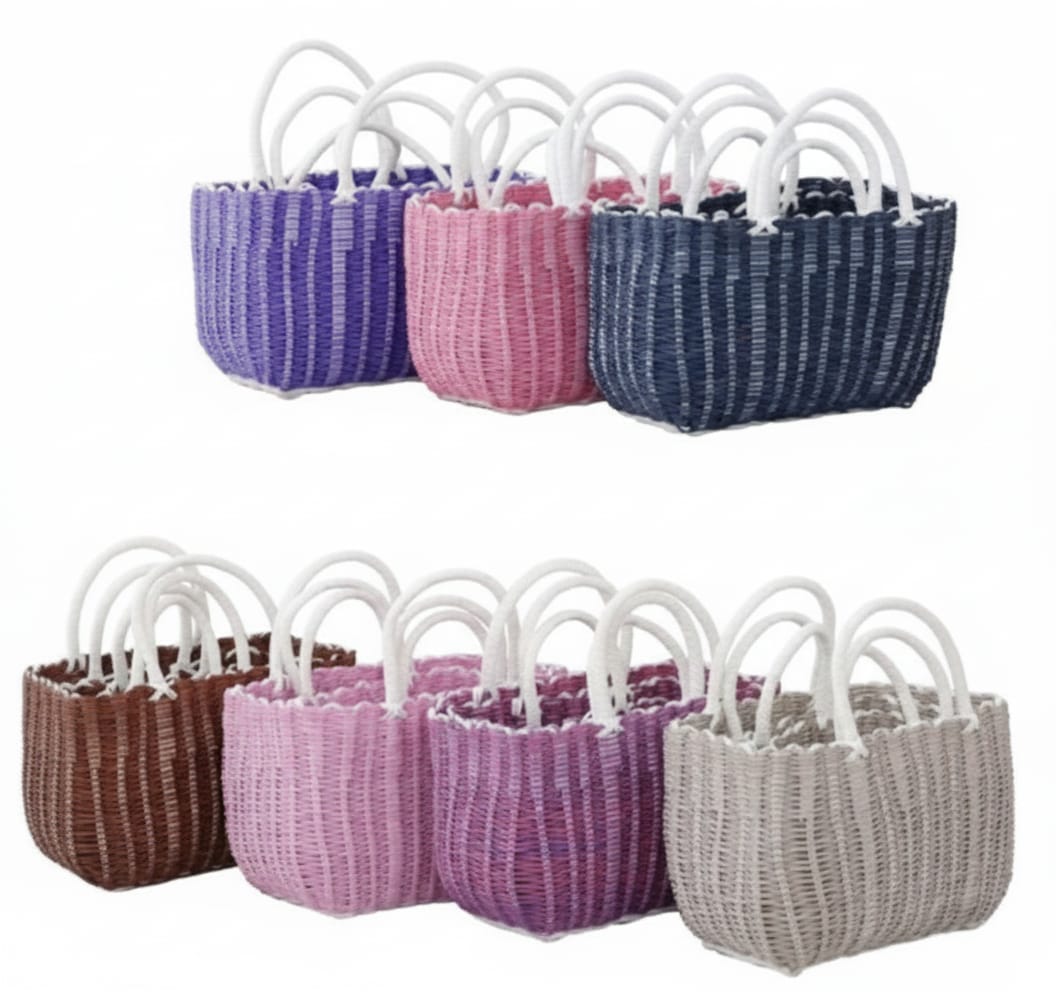 CARTERA CAPAZO DE PLASTICO TEJIDO DE COLORES