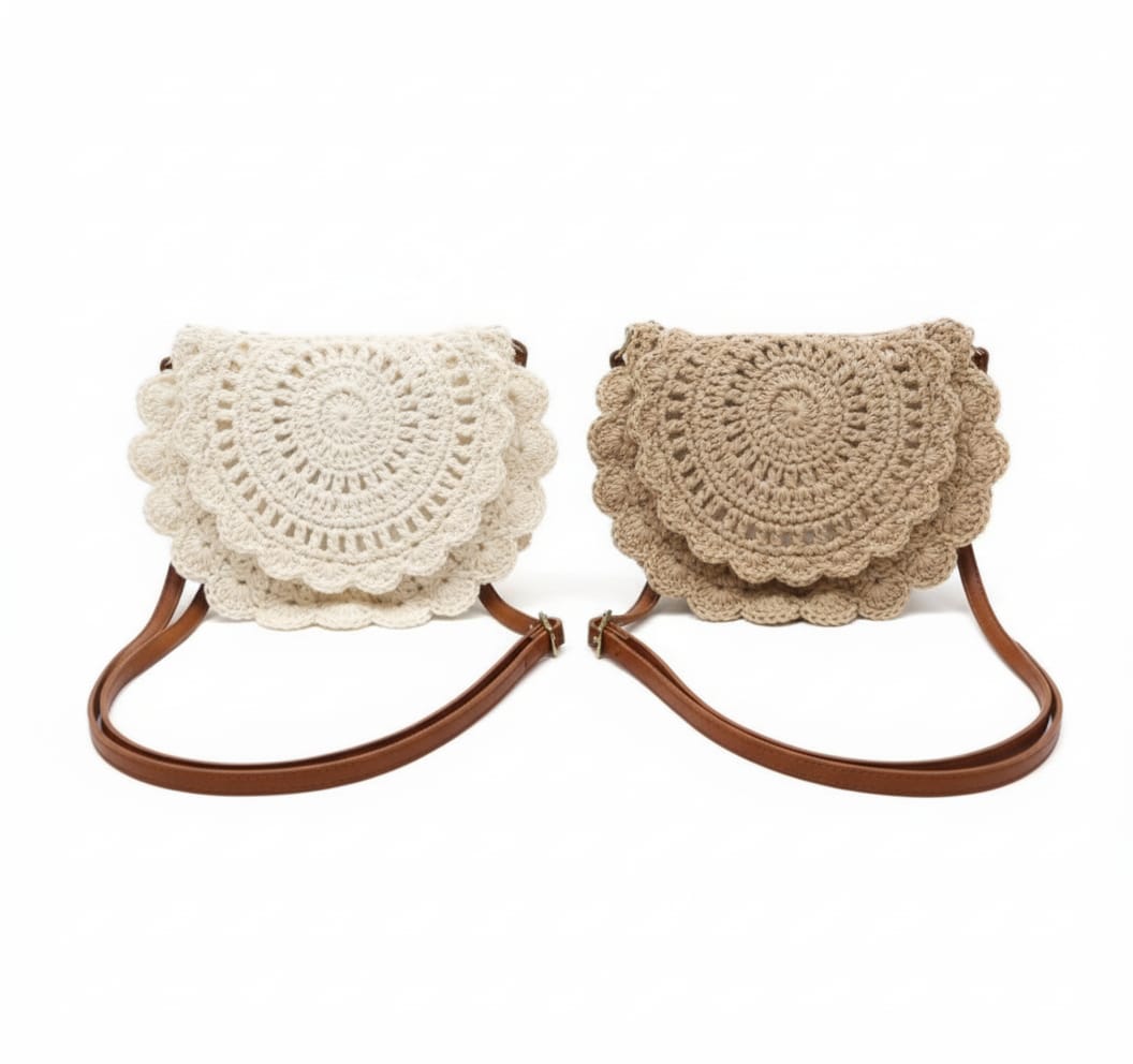 CARTERA BANDOLERA DE TEJIDO CON FLECOS