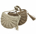 CARTERA MEDIA LUNA PLEGABLE DE CROCHET CON CIERRE DE LAZO