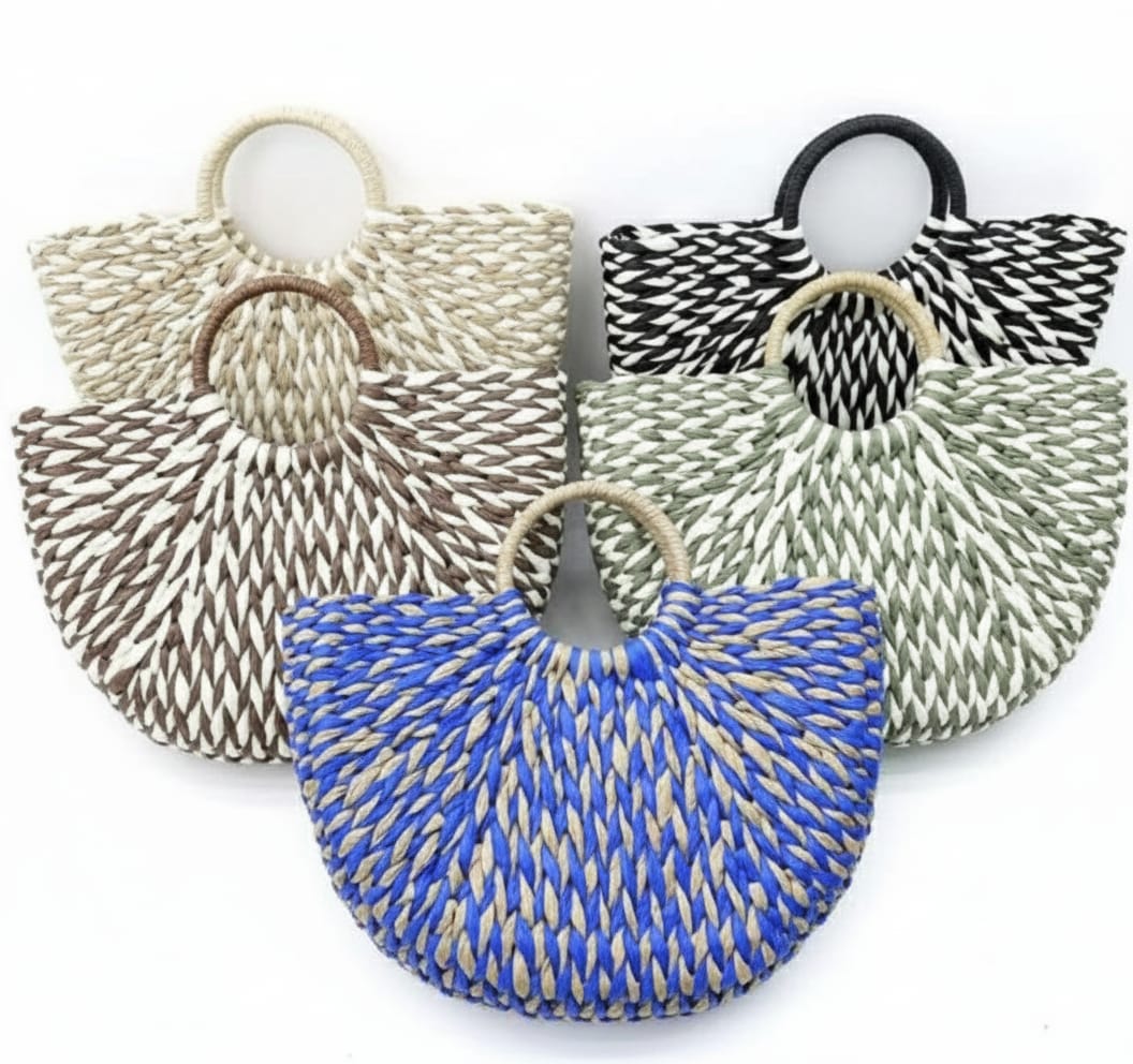 CARTERA DE MANO ABANICO DE RAFIA CON ASAS DE ARO